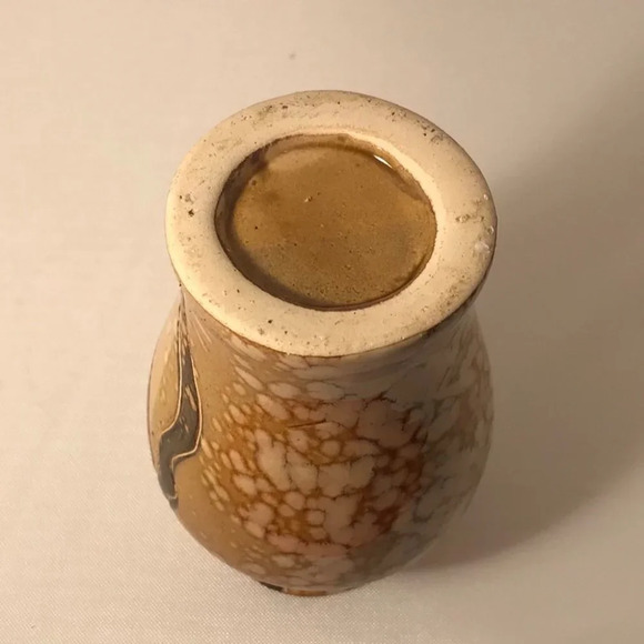 VASE Handcrafted Petit Size Beautiful Subtle Speckled  Glaze - Picture 4 of 4